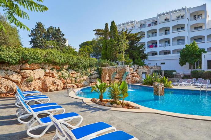 Imagen de la piscina del Apartamentos Ola Cala D'or. Foto 33