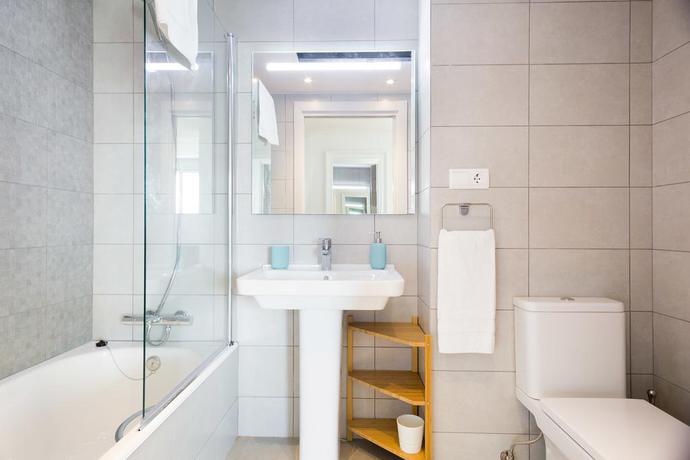 Imagen de la habitación del Apartamentos Olala Port Forum Apartments. Foto 11