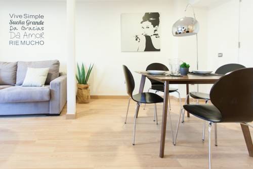 Imagen de los interiores del Apartamentos Olé - Albareda 24. Foto 3