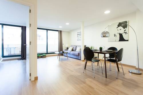 Imagen de los interiores del Apartamentos Olé - Albareda 24. Foto 5