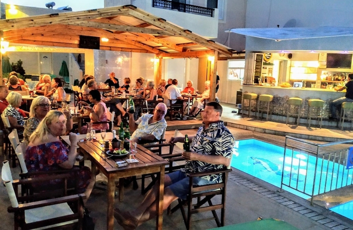 Imagen del bar/restaurante del Apartamentos Olive Grove, Elounda. Foto 4