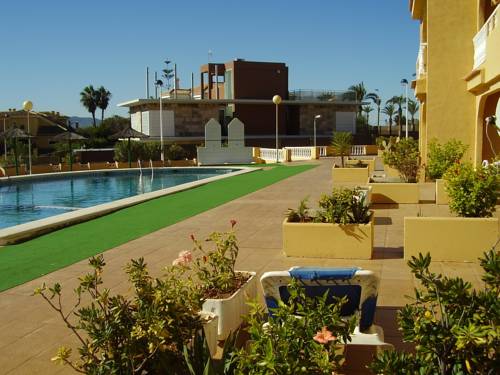 Imagen de la piscina del Apartamentos Olympia Garden, La Manga del Mar Menor. Foto 9