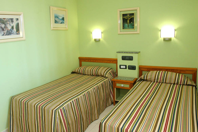 Imagen general del Apartamentos Olympia, Playa del Inglés. Foto 15