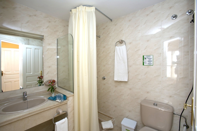Imagen de la habitación del Apartamentos Ona Alanda Club Marbella. Foto 3
