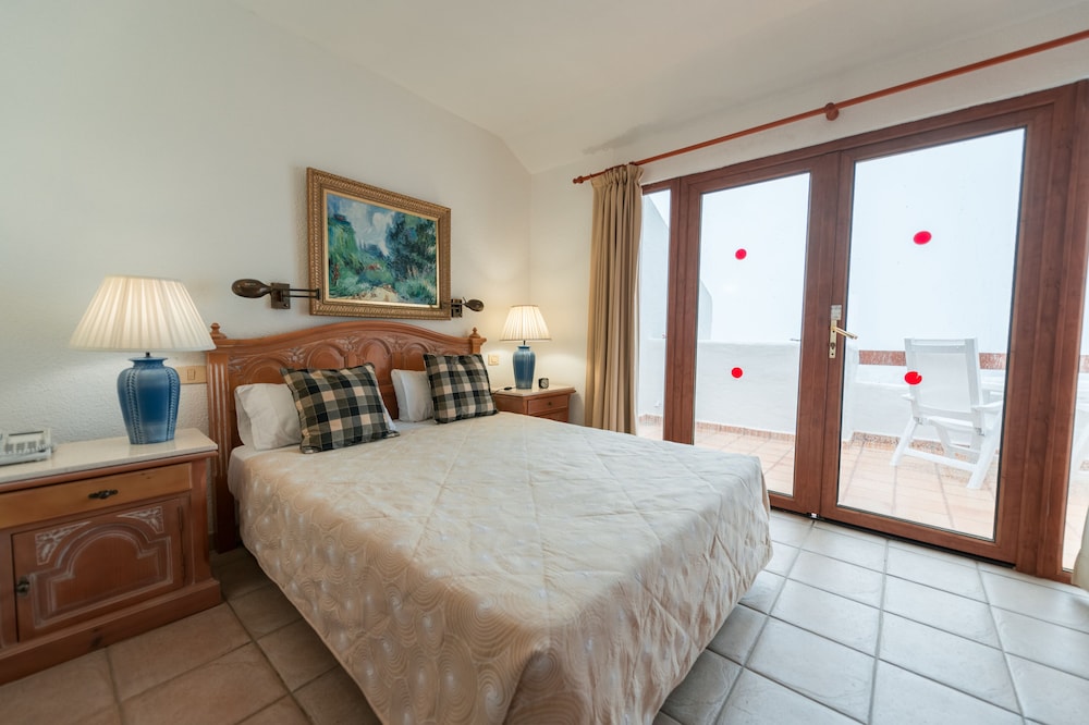 Imagen de la habitación del Apartamentos Ona Beverly Hills Suites. Foto 2