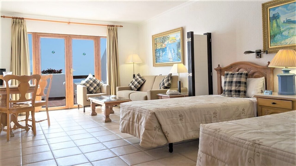 Imagen de la habitación del Apartamentos Ona Beverly Hills Suites. Foto 6