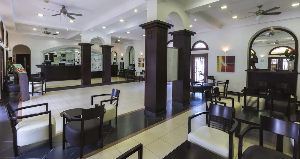 Imagen de los interiores del Apartamentos Ona Beverly Hills Suites. Foto 20