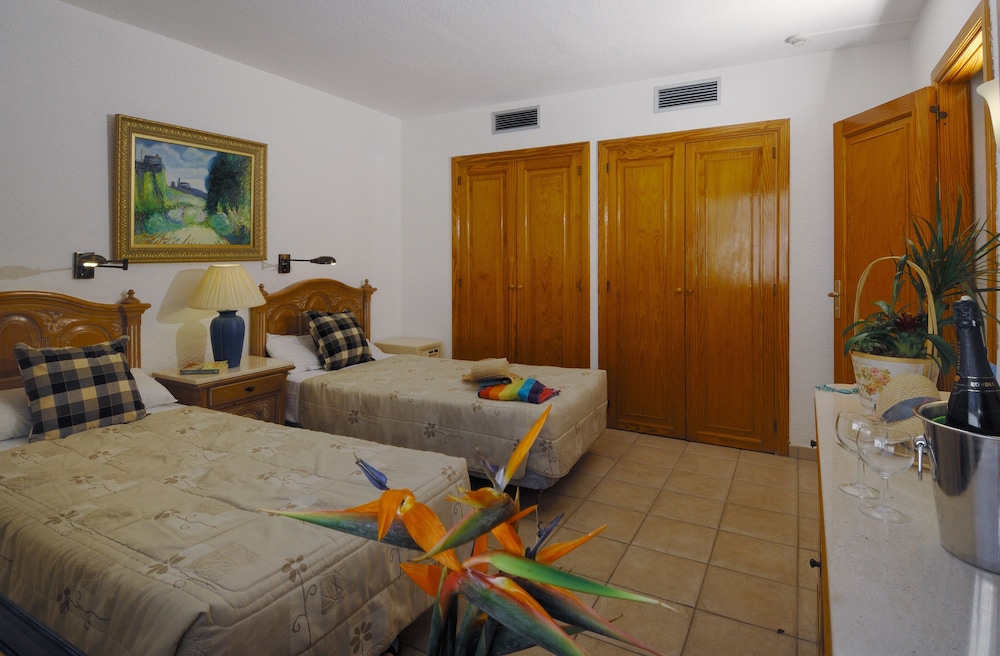 Imagen de la habitación del Apartamentos Ona Beverly Hills Suites. Foto 8