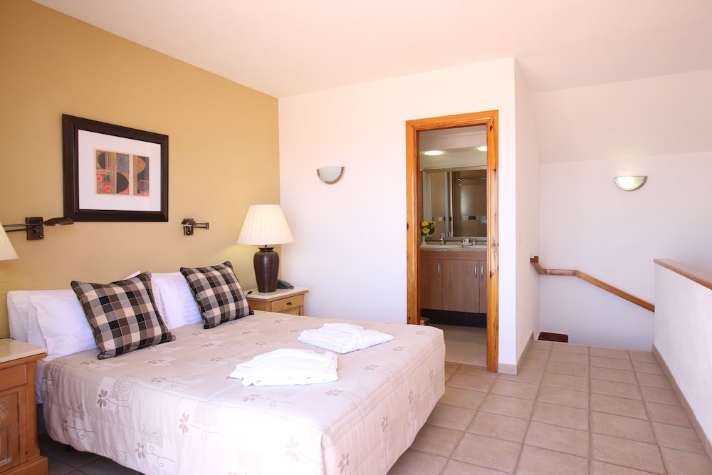 Imagen de la habitación del Apartamentos Ona Beverly Hills Suites. Foto 15