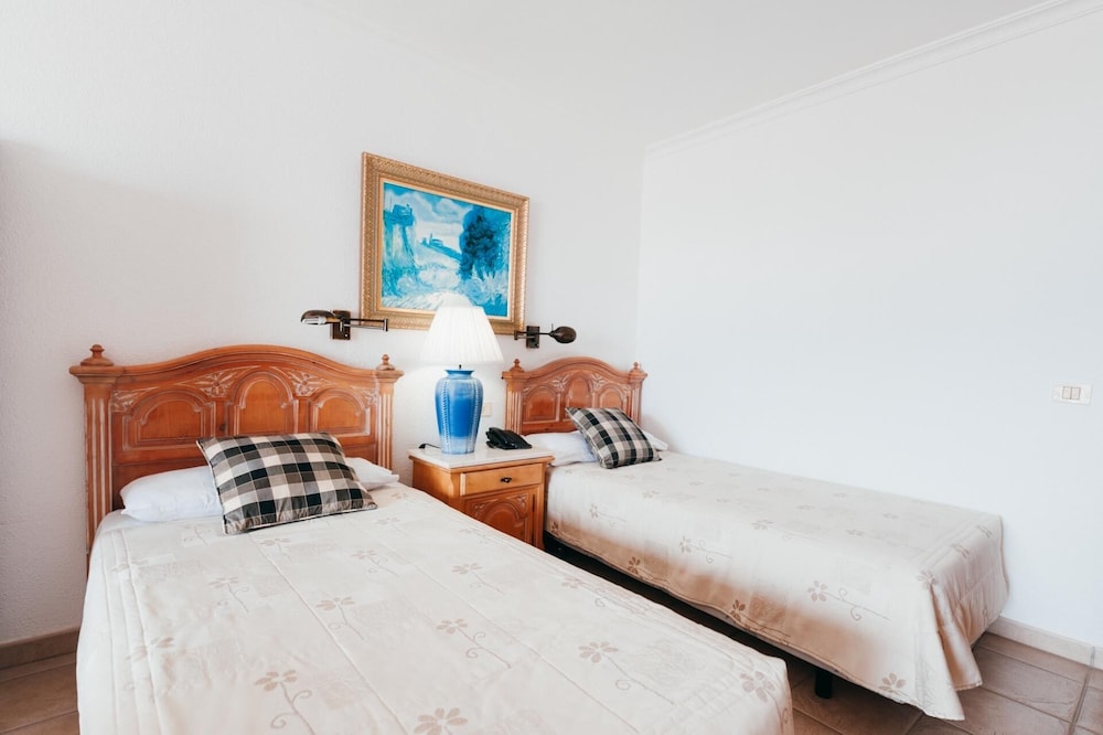 Imagen de la habitación del Apartamentos Ona Beverly Hills Suites. Foto 17