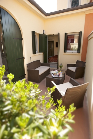 Imagen de los exteriores del Apartamentos Opera Relais De Charme. Foto 2