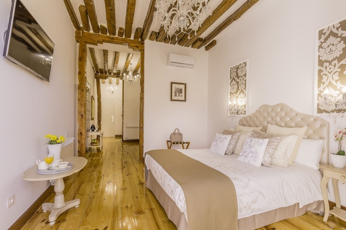 Imagen de la habitación del Apartamentos Oriente Palace Apartments. Foto 8