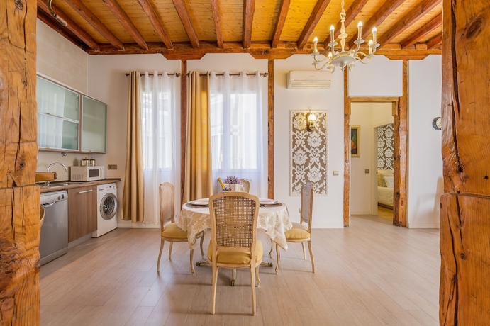 Imagen de la habitación del Apartamentos Oriente Palace Apartments. Foto 19