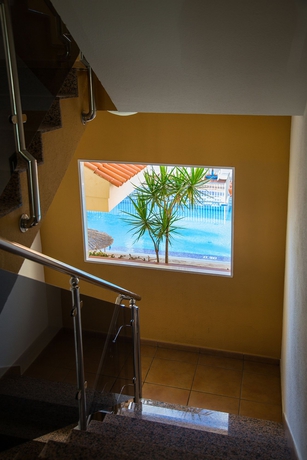 Imagen de la piscina del Apartamentos Oro Blanco, Playa de las Am&eacute;ricas. Foto 13