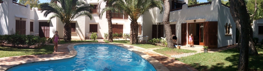 Imagen de la piscina del Apartamentos Osa Menor. Foto 10