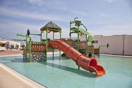 Imagen de la piscina del Apartamentos PARADISE RESORT OZDERE. Foto 9