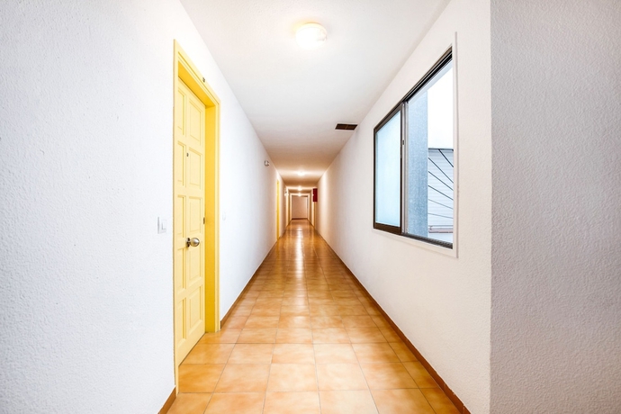 Imagen de los interiores del Apartamentos Pal Beach. Foto 19