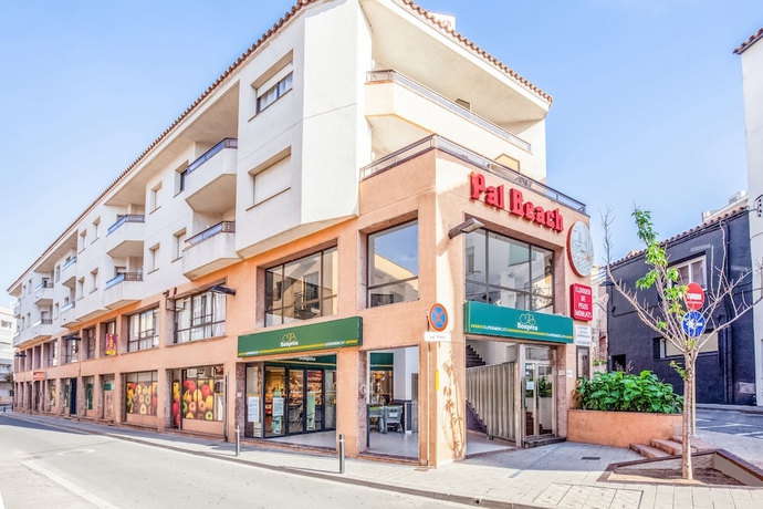 Imagen general del Apartamentos Pal Beach, Palam&oacute;s. Foto 1