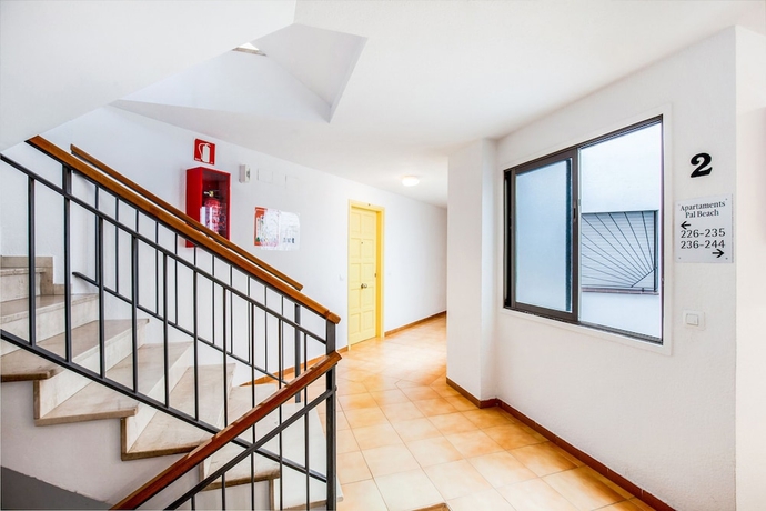 Imagen de los interiores del Apartamentos Pal Beach, Palam&oacute;s. Foto 17