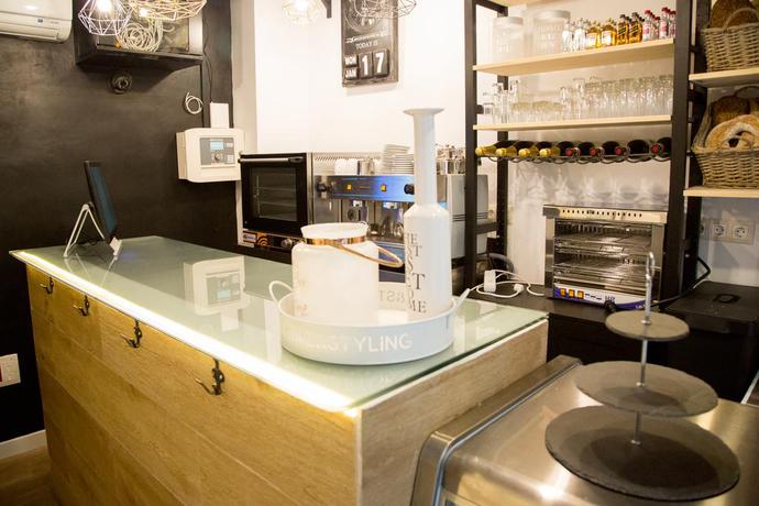 Imagen del bar/restaurante del Apartamentos Palacio Almagra. Foto 2