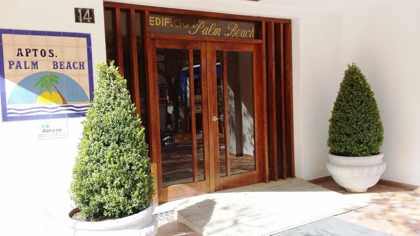 Imagen de los exteriores del Apartamentos Palm Beach Club. Foto 13