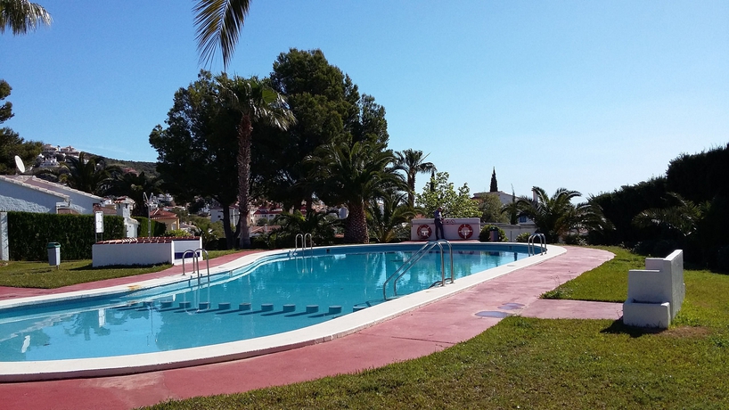 Imagen de la piscina del Apartamentos Palma Blanca 3000. Foto 16