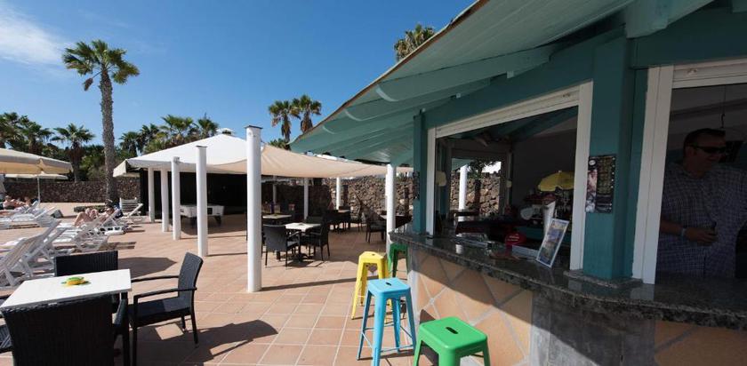 Imagen de los exteriores del Apartamentos Palmeras Garden. Foto 6