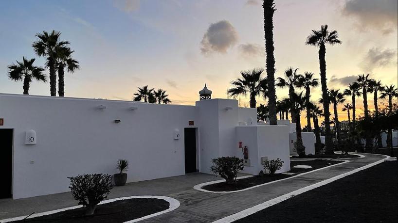 Imagen de los exteriores del Apartamentos Palmeras Garden. Foto 9