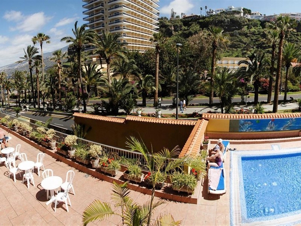 Imagen general del Apartamentos Palmeras Playa. Foto 13