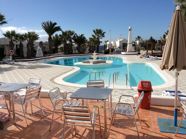 Imagen de la piscina del Apartamentos Panorama, Puerto del Carmen. Foto 14