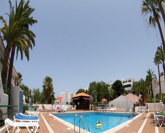 Imagen de la piscina del Apartamentos Paradero. Foto 8