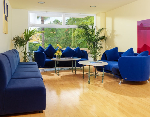 Imagen de los interiores del Apartamentos Paradise Court. Foto 4