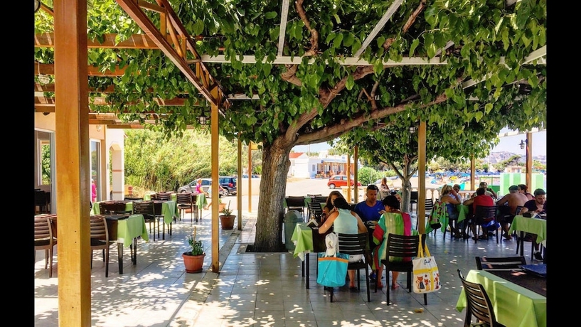 Imagen del bar/restaurante del Apartamentos Paradise Studios. Foto 5