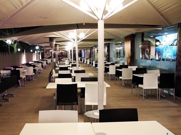 Imagen del bar/restaurante del Apartamentos Park Suites Salou. Foto 3