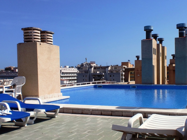 Imagen de la piscina del Apartamentos Park Suites Salou. Foto 16