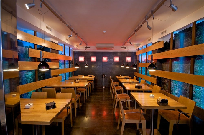 Imagen del bar/restaurante del Apartamentos Parot. Foto 2