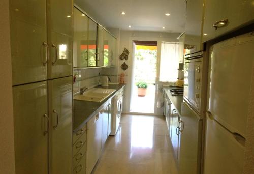Imagen de la habitación del Apartamentos Parque Marbella. Foto 4