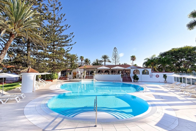 Imagen de la piscina del Apartamentos Parque Paraiso I. Foto 16