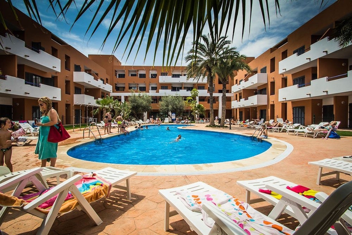 Imagen de la piscina del Apartamentos Parque Tropical, Vera. Foto 16