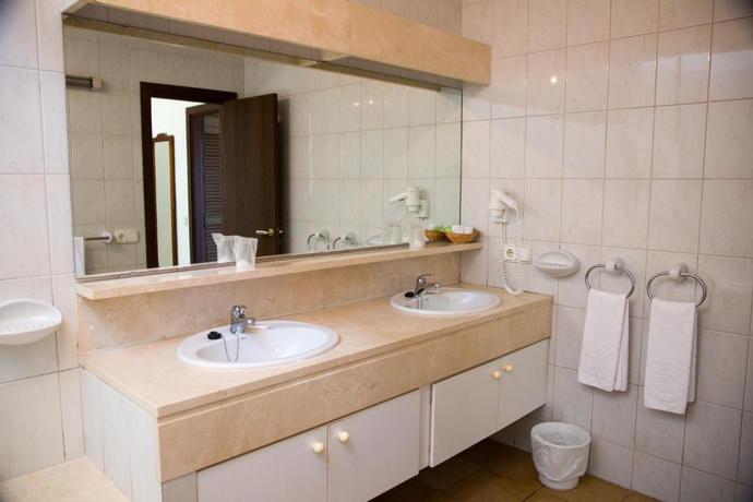 Imagen de la habitación del Apartamentos Parquemar, Cala d'Or. Foto 6
