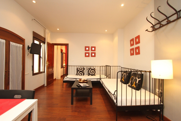 Imagen de los interiores del Apartamentos Paseo De Los Tristes. Foto 11