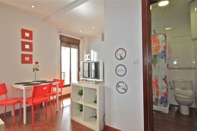 Imagen de los interiores del Apartamentos Paseo De Los Tristes. Foto 13