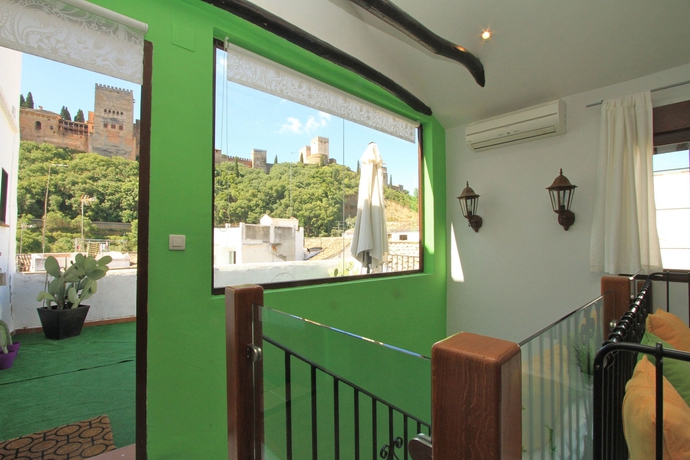 Imagen de los interiores del Apartamentos Paseo De Los Tristes. Foto 14