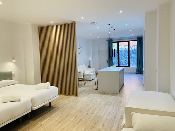 Imagen de la habitación del Apartamentos Paseo Suites. Foto 13