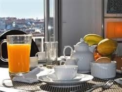 Imagen del bar/restaurante del Apartamentos Pateo Lisbon Lounge Suites. Foto 2