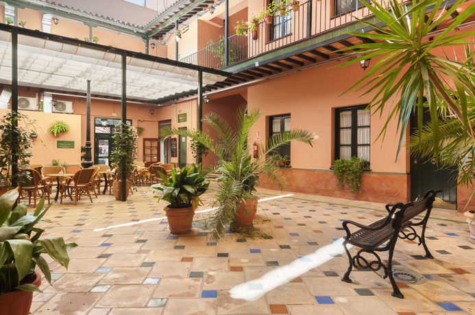 Imagen general del Apartamentos Patios de la Cartuja. Foto 13
