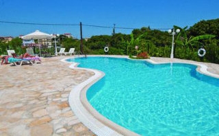 Imagen de la piscina del Apartamentos Pelagos, Skala (Cefalonia). Foto 10