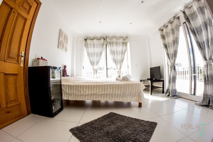 Imagen de la habitación del Apartamentos Perla Seven. Foto 4