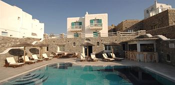 Imagen general del Apartamentos Petinaros Beach Studios. Foto 2