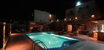 Imagen general del Apartamentos Petinaros Beach Studios. Foto 9